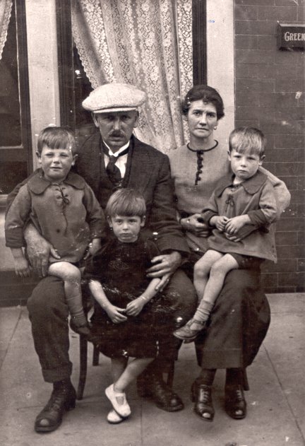Rose with husband William Forrest and grandchildren in 1930